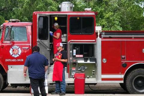 LAKE ANDES KICKS OFF FARMERS MARKET SEASON