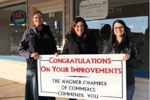 CHAMBER CELEBRATES RELOCATION