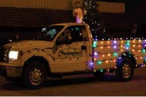 PARADE OF LIGHTS FILLS THE STREETS