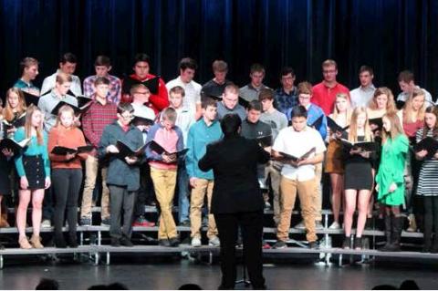 HIGH SCHOOL CHRISTMAS PROGRAM HELD